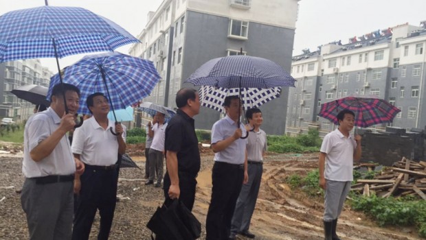 青州市人大常委會黨組書記、副主任楊云生同志在普通安置區召開現場辦公會